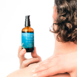 Huile de massage au CBD Bio de dos model